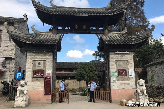 娱乐圈中的师徒，肖战师父让人惊讶，赵丽颖的师父横行半个娱乐圈，他是谁？游戏画面